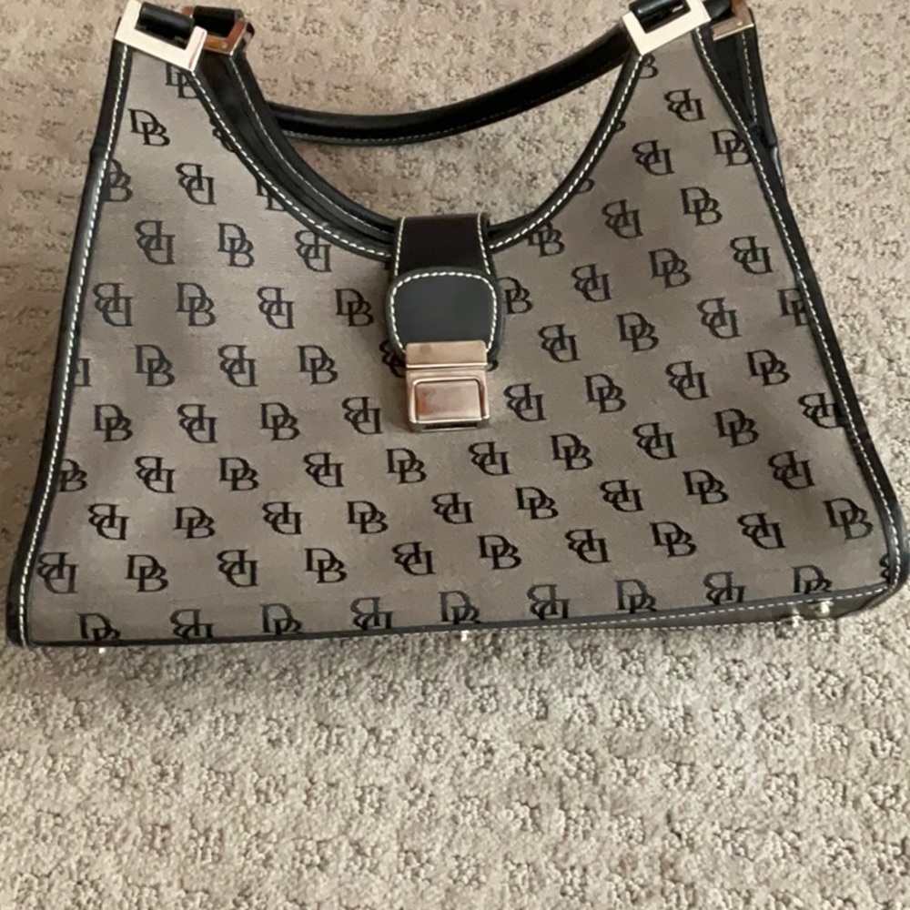 Beautiful black Dooney & Bourke